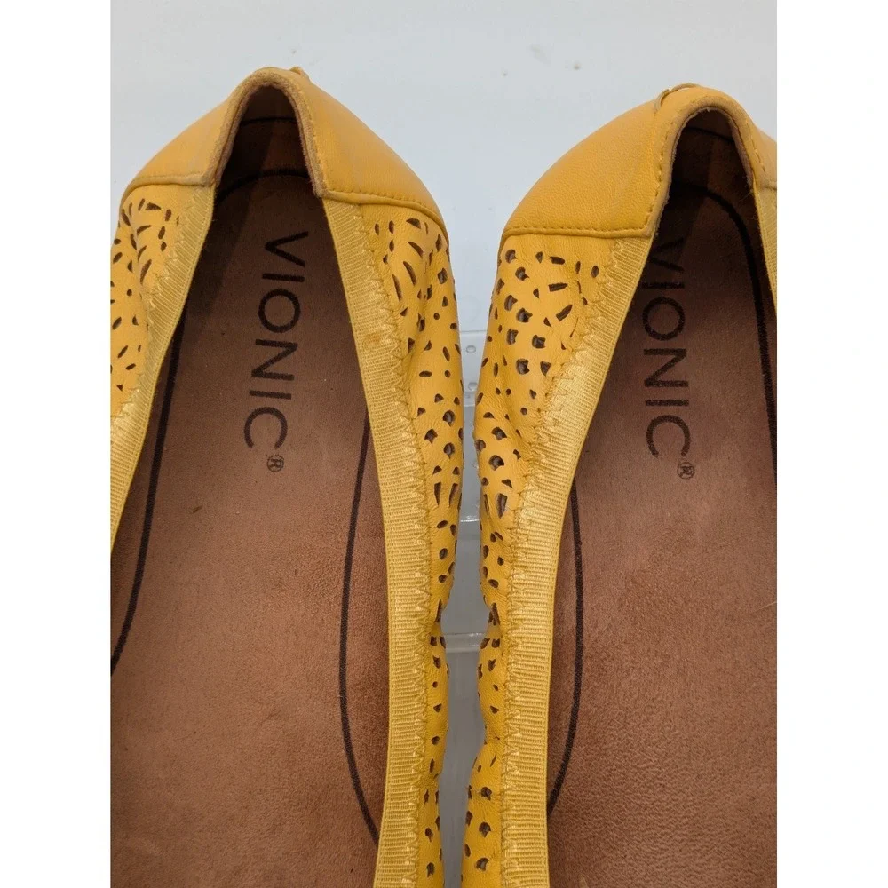 Vionic Robyn Women's 8M Yellow Leather Laser Cut Ballet Flats Slip On Comfort